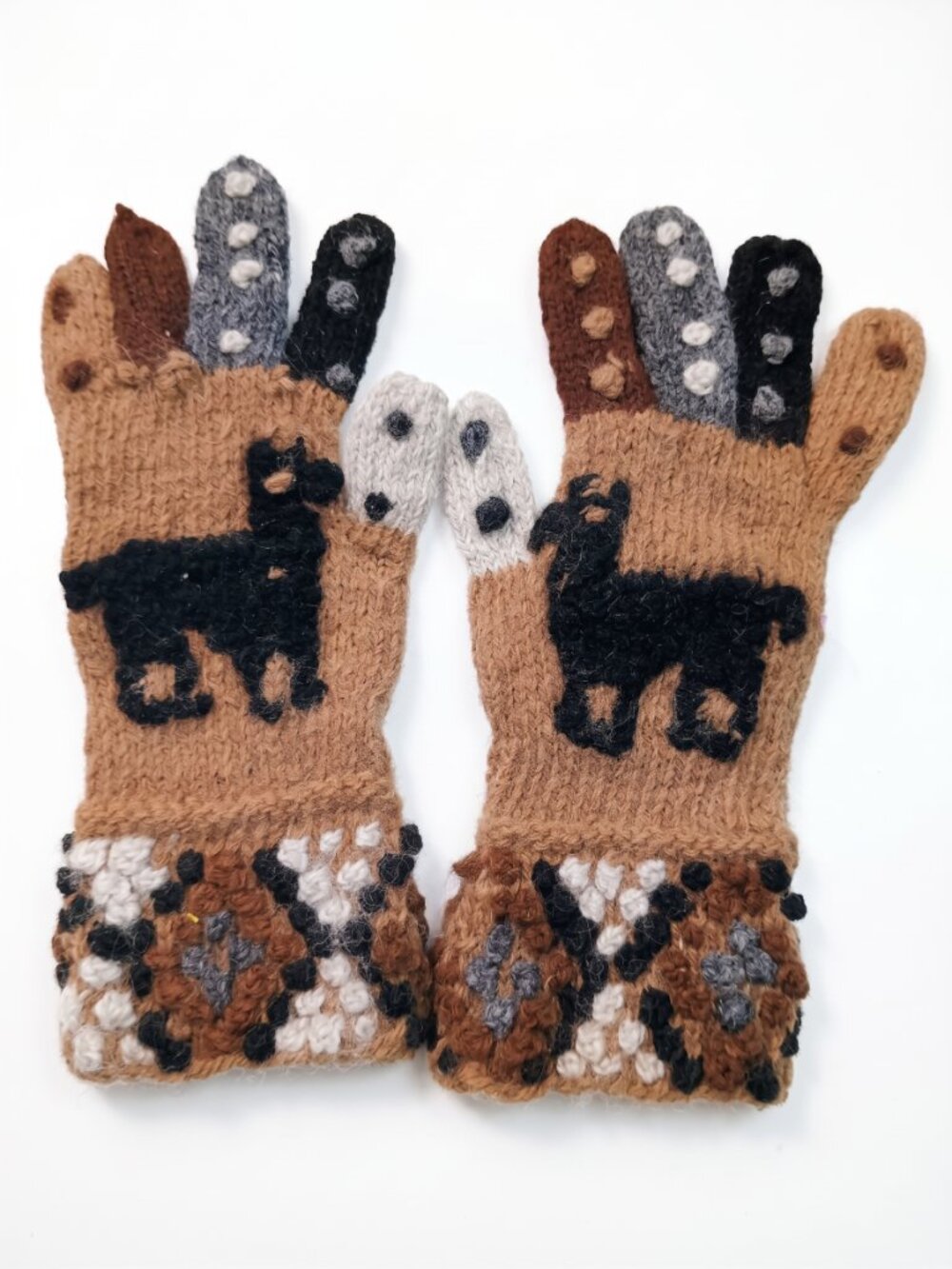 Handcrafted Alpaca Wool Gloves from Cusco – Soft and Warm